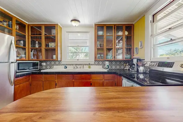 Spacious Kitchen With Breakfast Bar