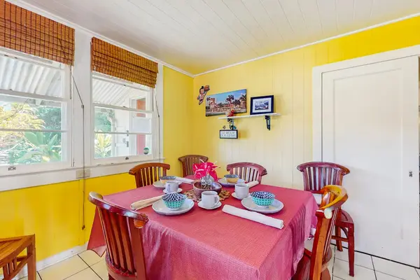 Cheerful Dining Space With Tropical Touches