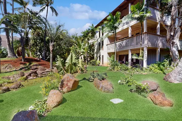 Lush Garden Path To Your Stay