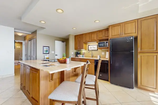 Modern Kitchen With Breakfast Bar