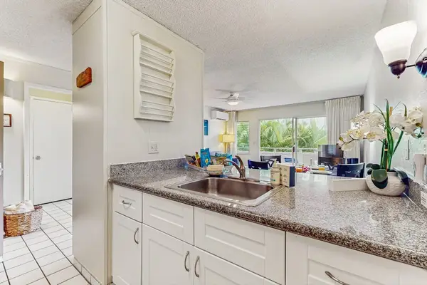 The full kitchen complete with all of the major appliances and cookware needed for at-home home meal prep.