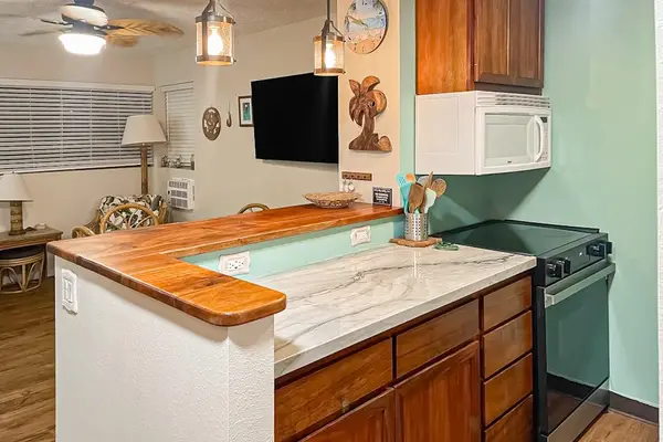 Fully Equipped Coastal Kitchen