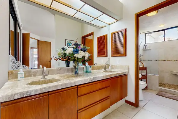 Double Vanity Bathroom With Spa Comfort