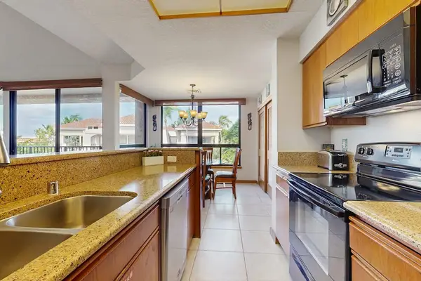 Fully Equipped Kitchen For Island Feasts