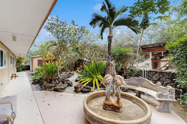 Lush Tropical Courtyard Oasis