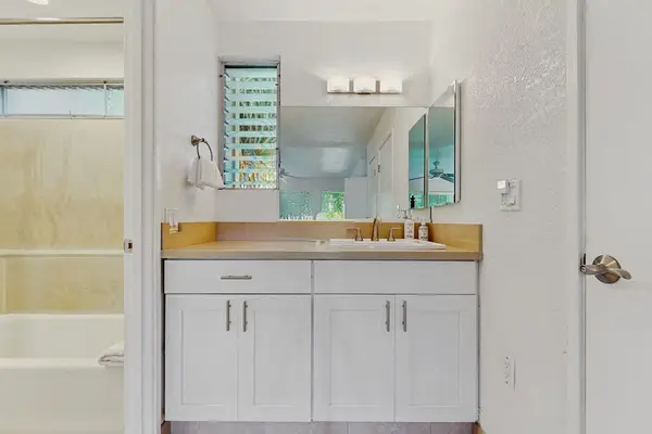 Master bathroom with tub/shower combo.