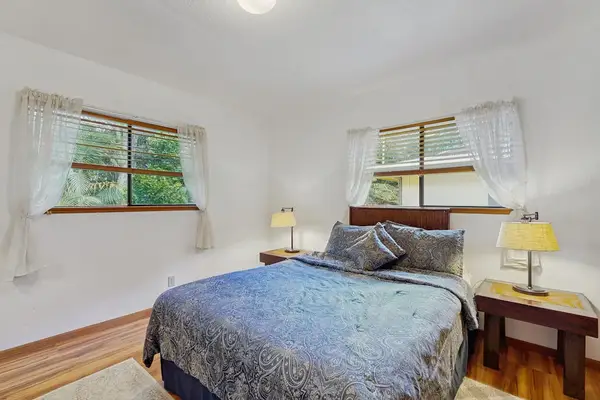 Quiet Bedroom Overlooking Nature