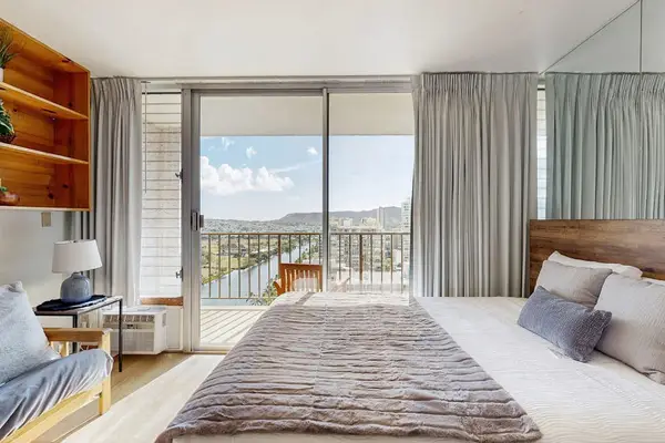 Enjoy flexible sleeping arrangements with a queen bed and sofa bed in this comfortable studio.
