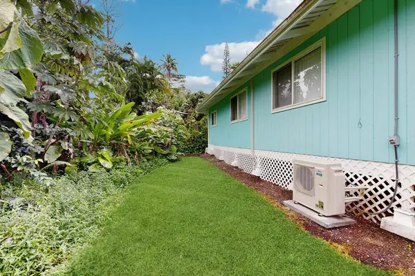 Private Yard With Lush Tropical Privacy