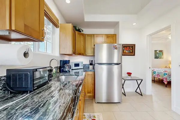 Fully stocked kitchen with all of your cooking needs.
