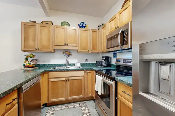 Modern Kitchen With Ample Storage
