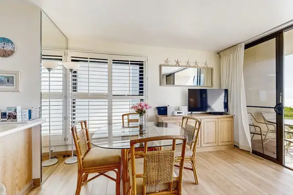 Dining area with seating for four