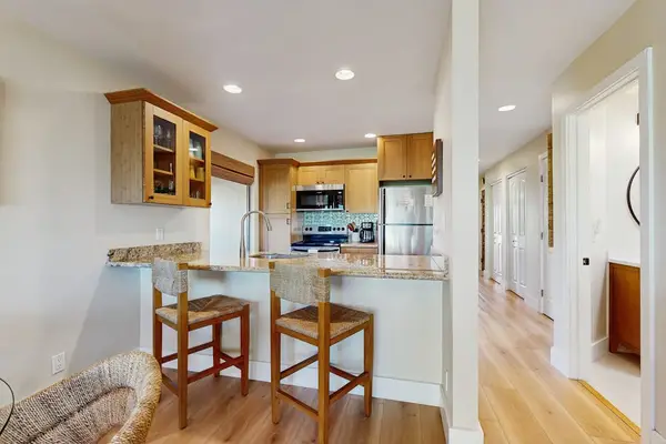 Convenient breakfast bar for quick meals