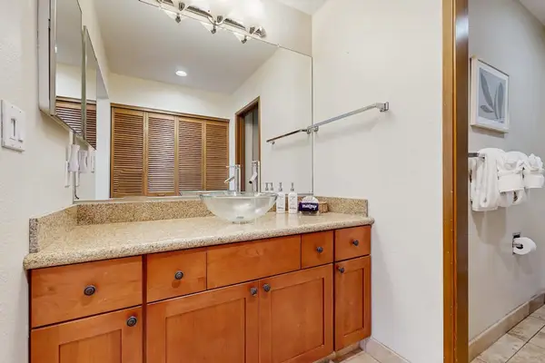 Spacious vanity with plenty of storage