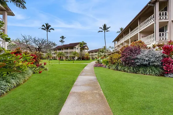 Scenic Garden Walkways