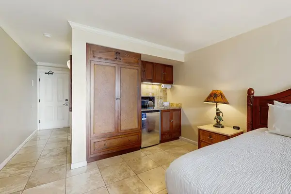 Studio with Convenient In-Room Kitchenette