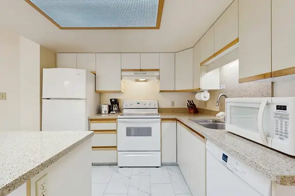 Fully equipped kitchen for easy meal preparation