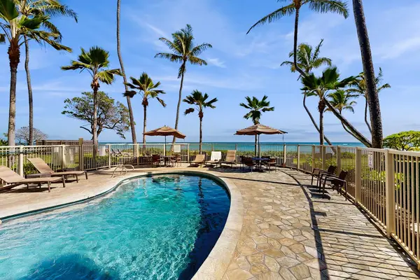 Resort Style Lagoon Pool Paradise