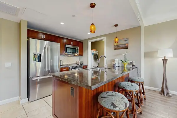 Chef Inspired Kitchen With Island Bar