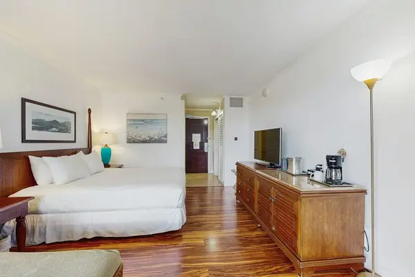 Spacious Studio With Natural Light