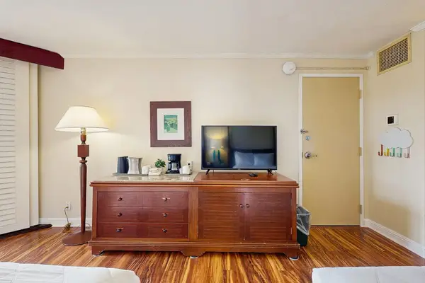 Cozy Studio Living Area With Island Charm