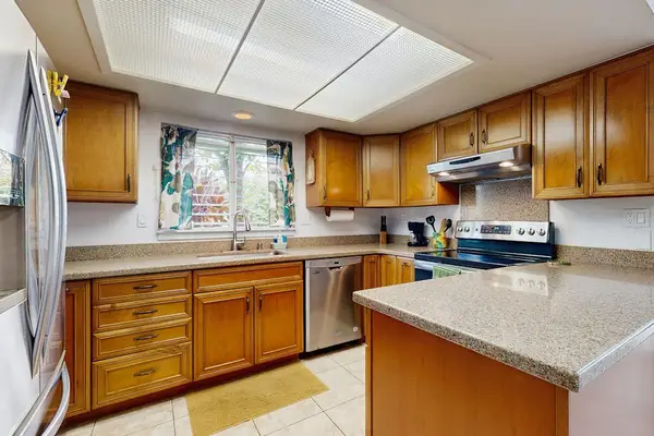 Fully Equipped Kitchen For Island Feasts