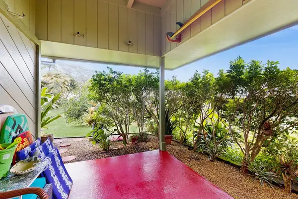 Relax On Your Private Tropical Lanai