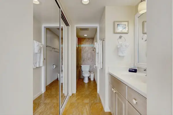 Fresh And Functional Bathroom Retreat