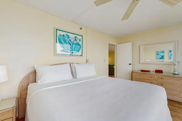 Serene Coastal Bedroom Retreat