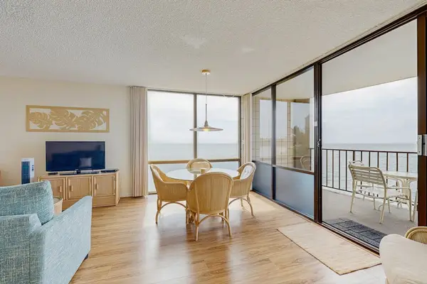 Oceanfront Dining With Panoramic Views