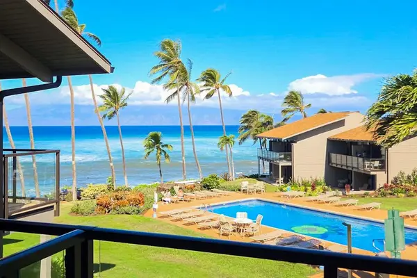 Front Row Seats To Pool And Ocean Views
