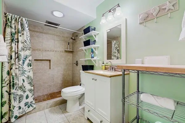 Bathroom with Shower & Vanity
