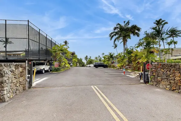 Palm-Lined Entrance to Kona Makai