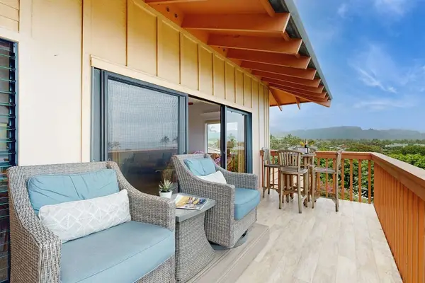 Private Balcony Lounge Escape
