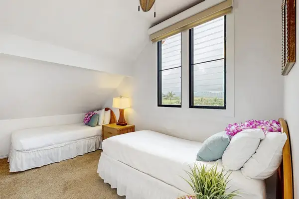 Cozy Loft With Twin Beds