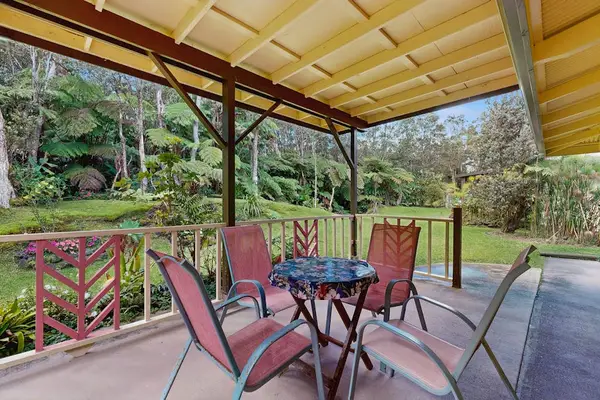 Covered Lanai Perfect For Outdoor Dining
