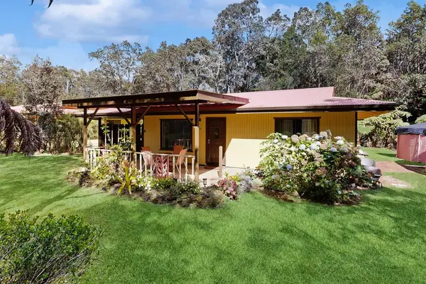 Charming Island Cottage Exterior