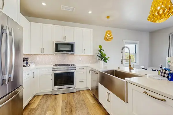 Chef Inspired Kitchen With Premium Finishes