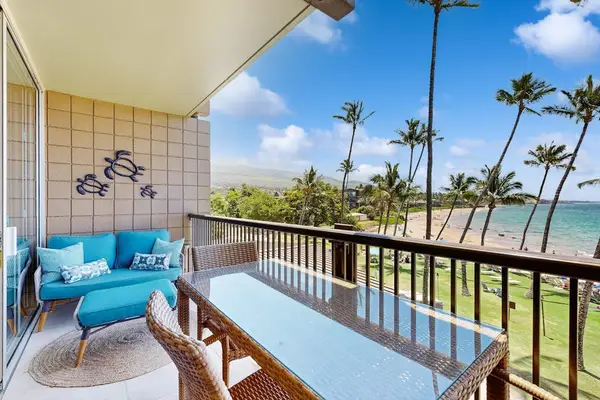 Enjoy oceanfront dining on the private lanai