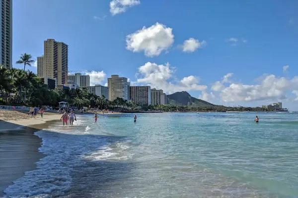 Spend unforgettable days exploring beautiful Waikiki beaches, shops, and local dining together