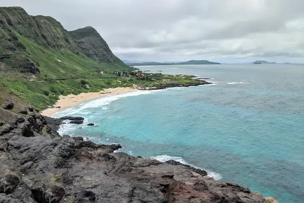 Waikiki combines beautiful scenery, exciting attractions, and unforgettable island experiences for everyone