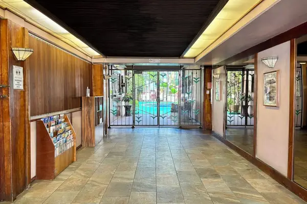 A welcoming lobby space that creates a comfortable first impression upon arrival.