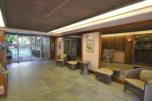 Enjoy a well-maintained common area that welcomes guests before entering their unit.