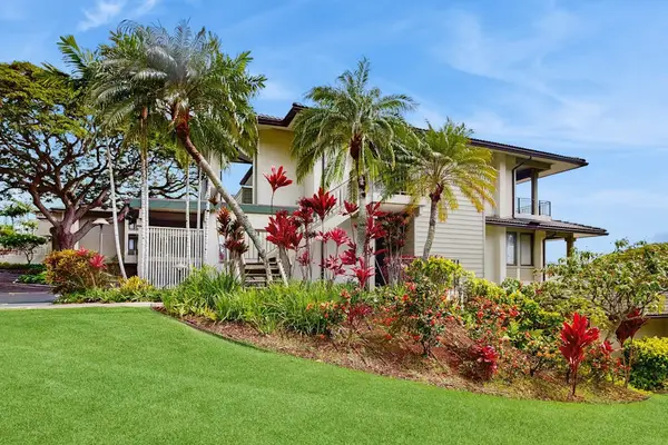 Kapalua Golf Villas Resort is covered with beautiful tropical foliage.