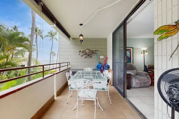Spacious Lanai With Outdoor Dining