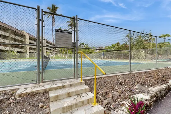 Tennis Court For Active Getaways