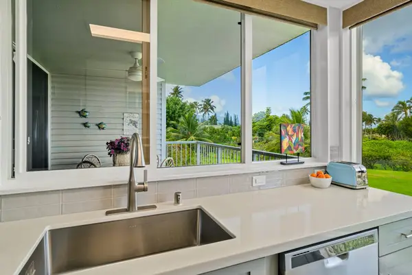 Full kitchen with modern appliances for easy cooking