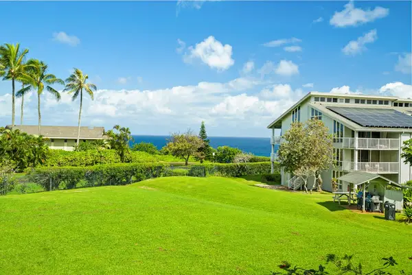Resort living surrounded by breathtaking tropical island beauty