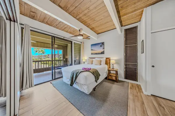 Wake Up To Tropical Views From Your Comfortable Queen-Size Bed