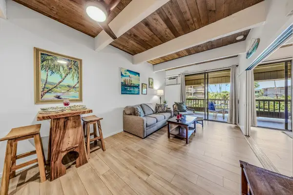 Spacious Open-Concept Floor Plan Full Of Natural Light